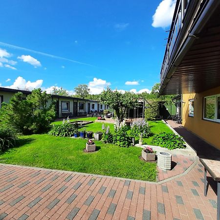 Guesthouse Maenniku Пярну Экстерьер фото