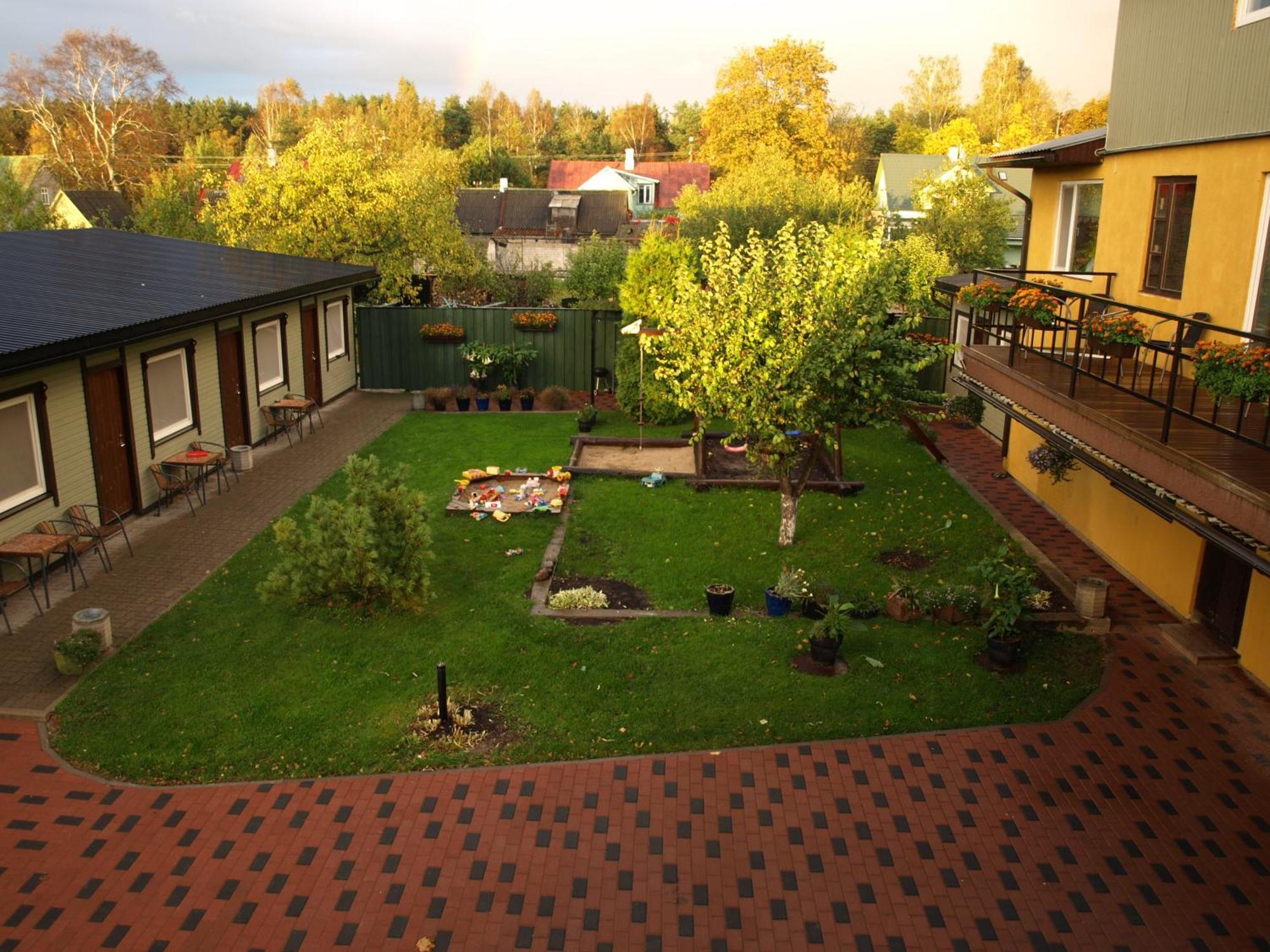 Guesthouse Maenniku Пярну Экстерьер фото
