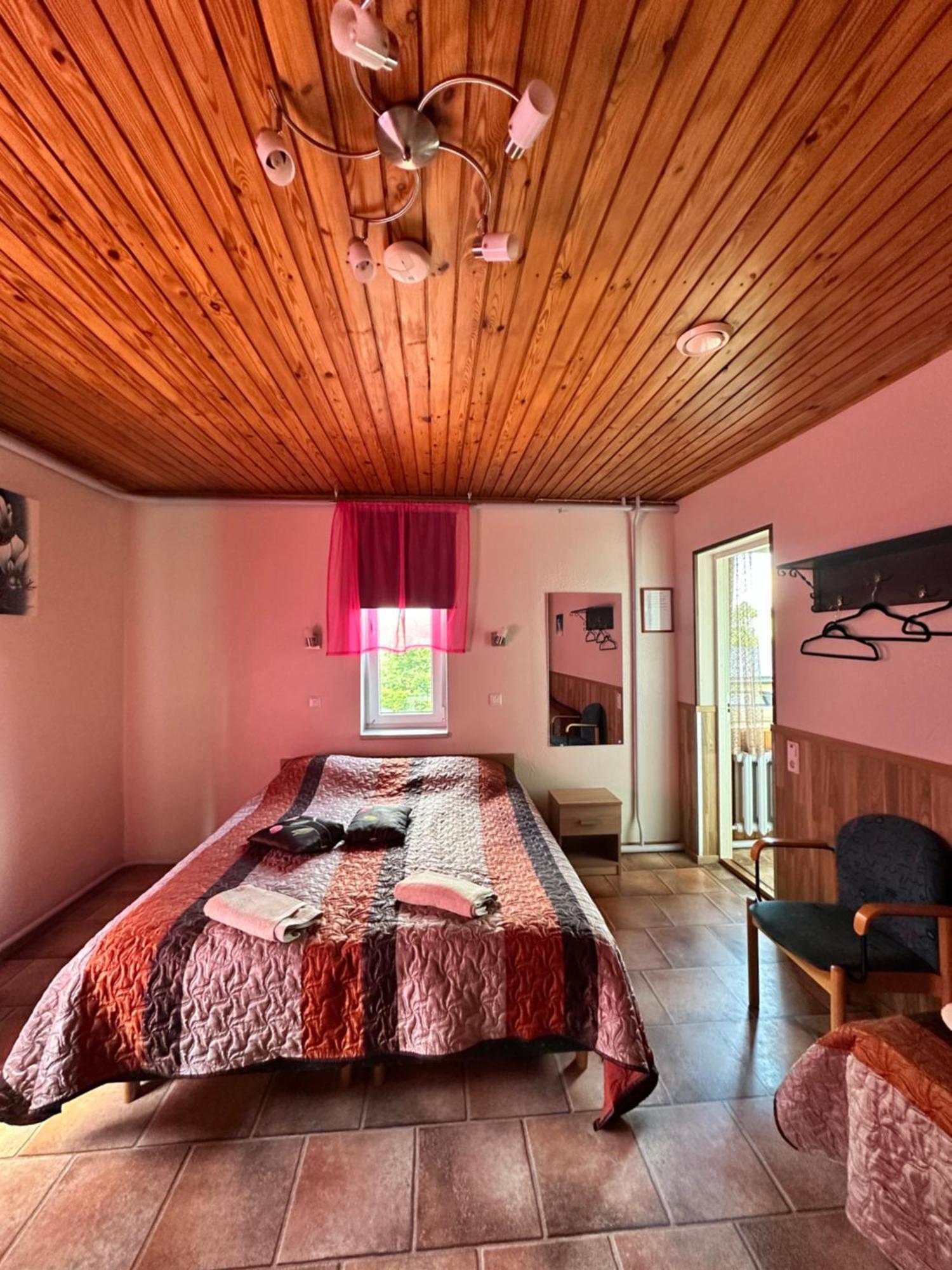 Guesthouse Maenniku Пярну Экстерьер фото
