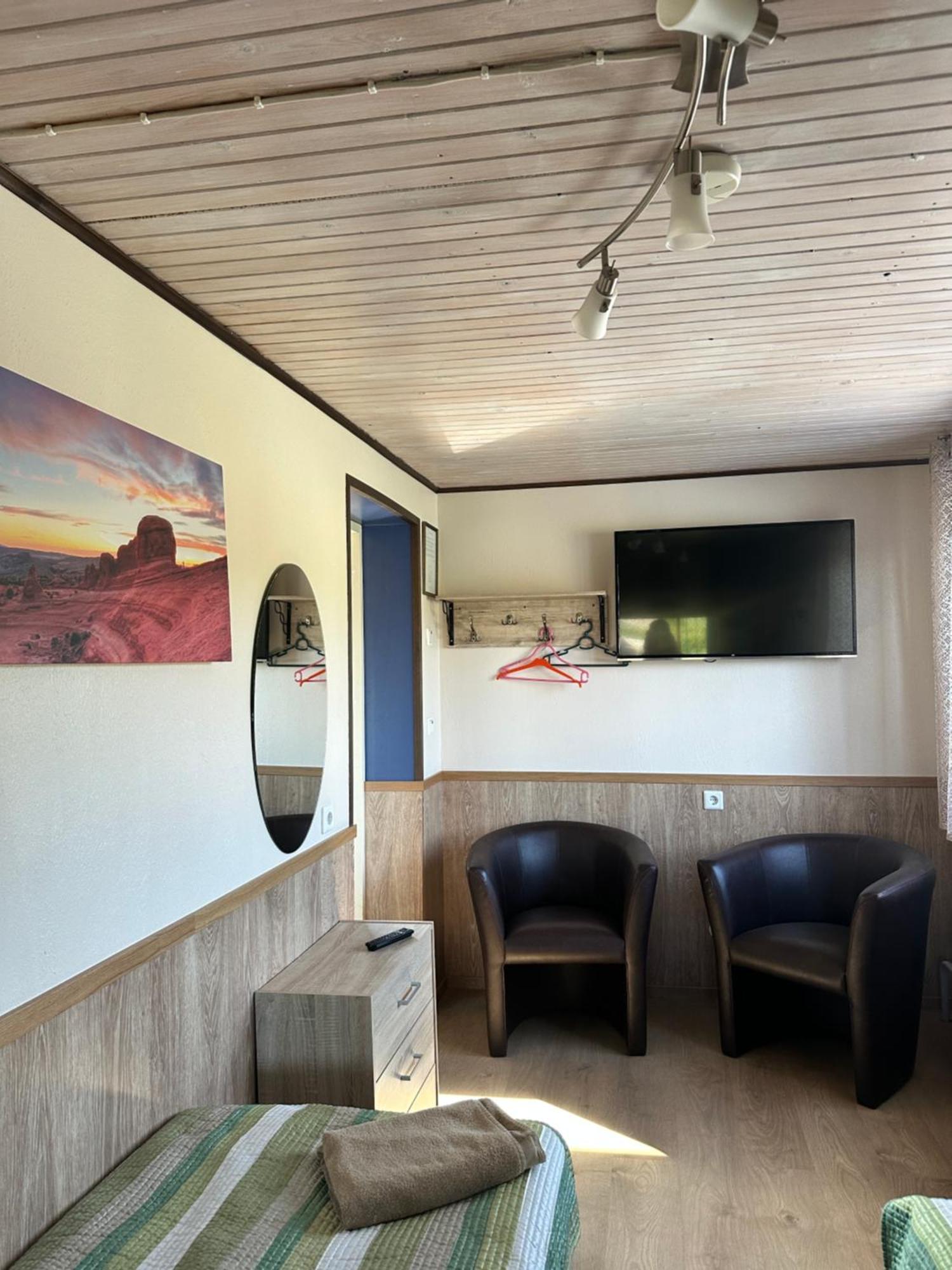 Guesthouse Maenniku Пярну Экстерьер фото