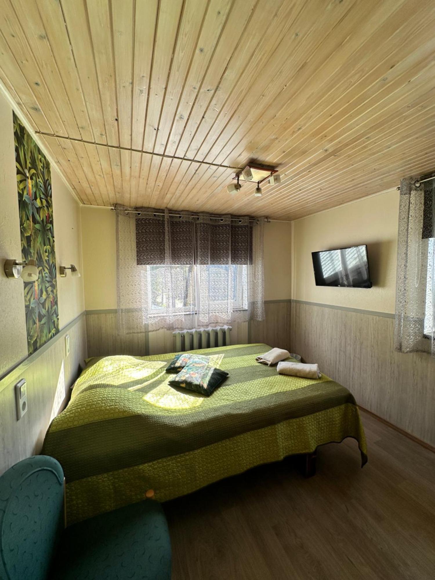 Guesthouse Maenniku Пярну Экстерьер фото