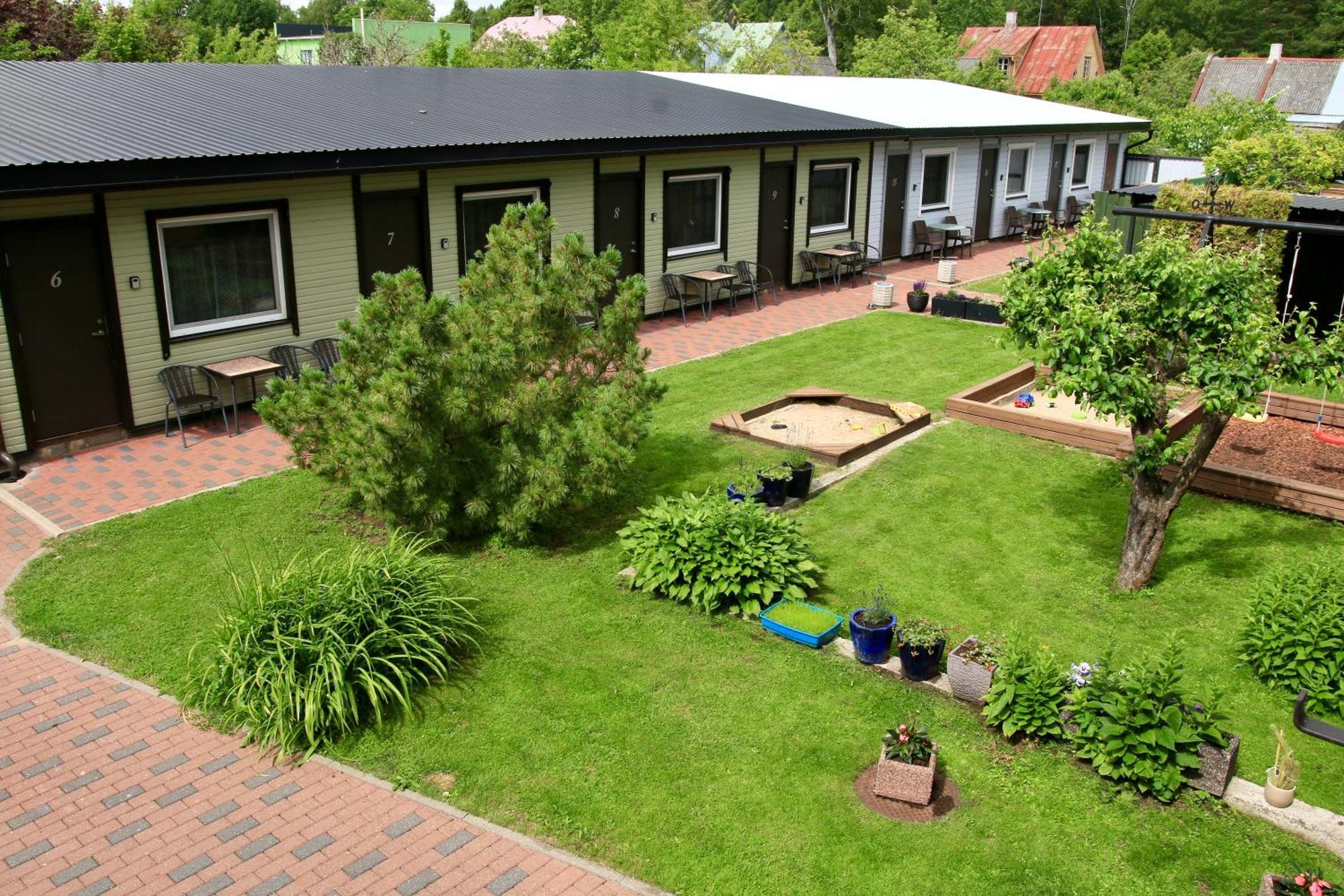 Guesthouse Maenniku Пярну Экстерьер фото