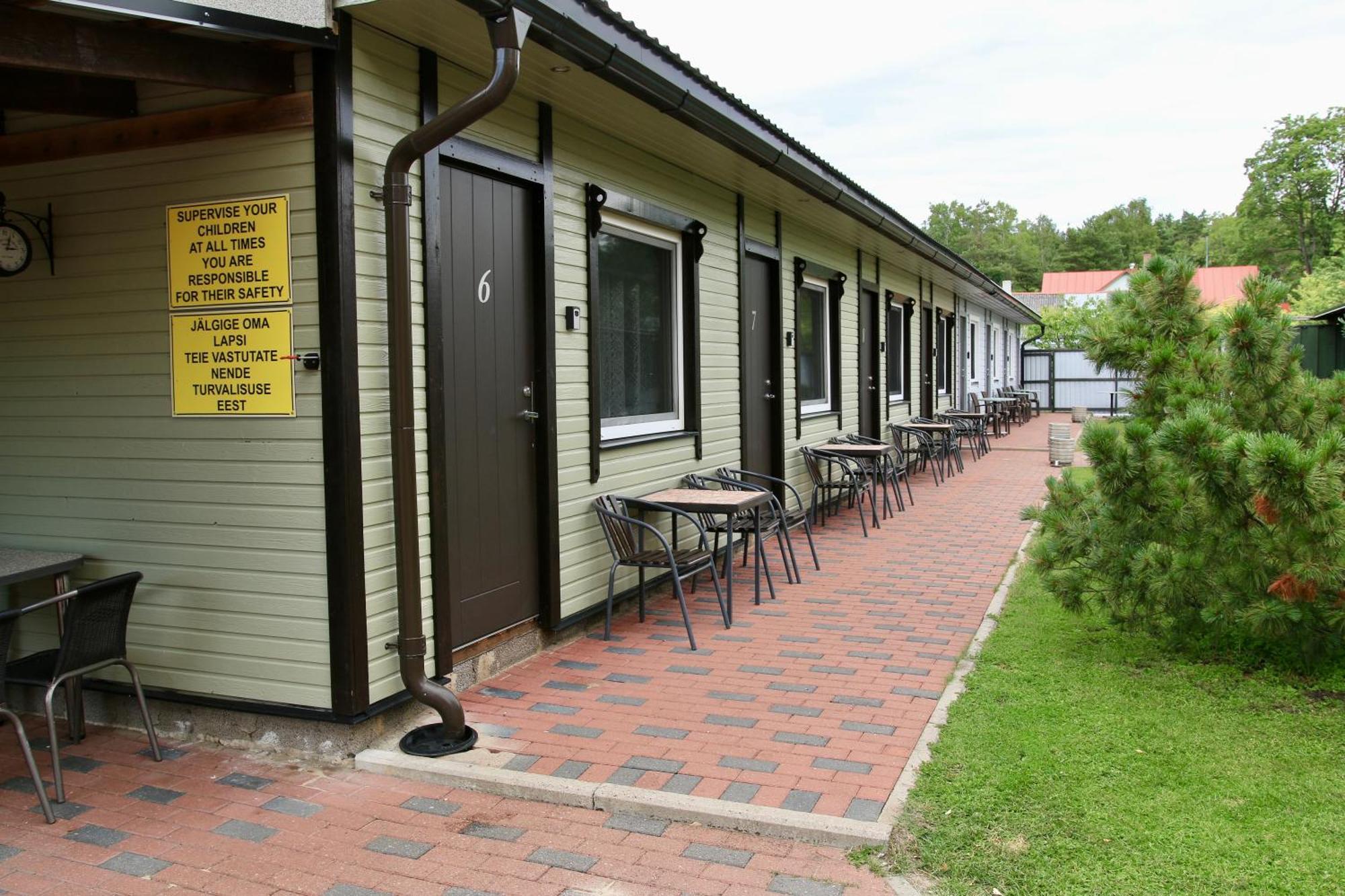 Guesthouse Maenniku Пярну Экстерьер фото