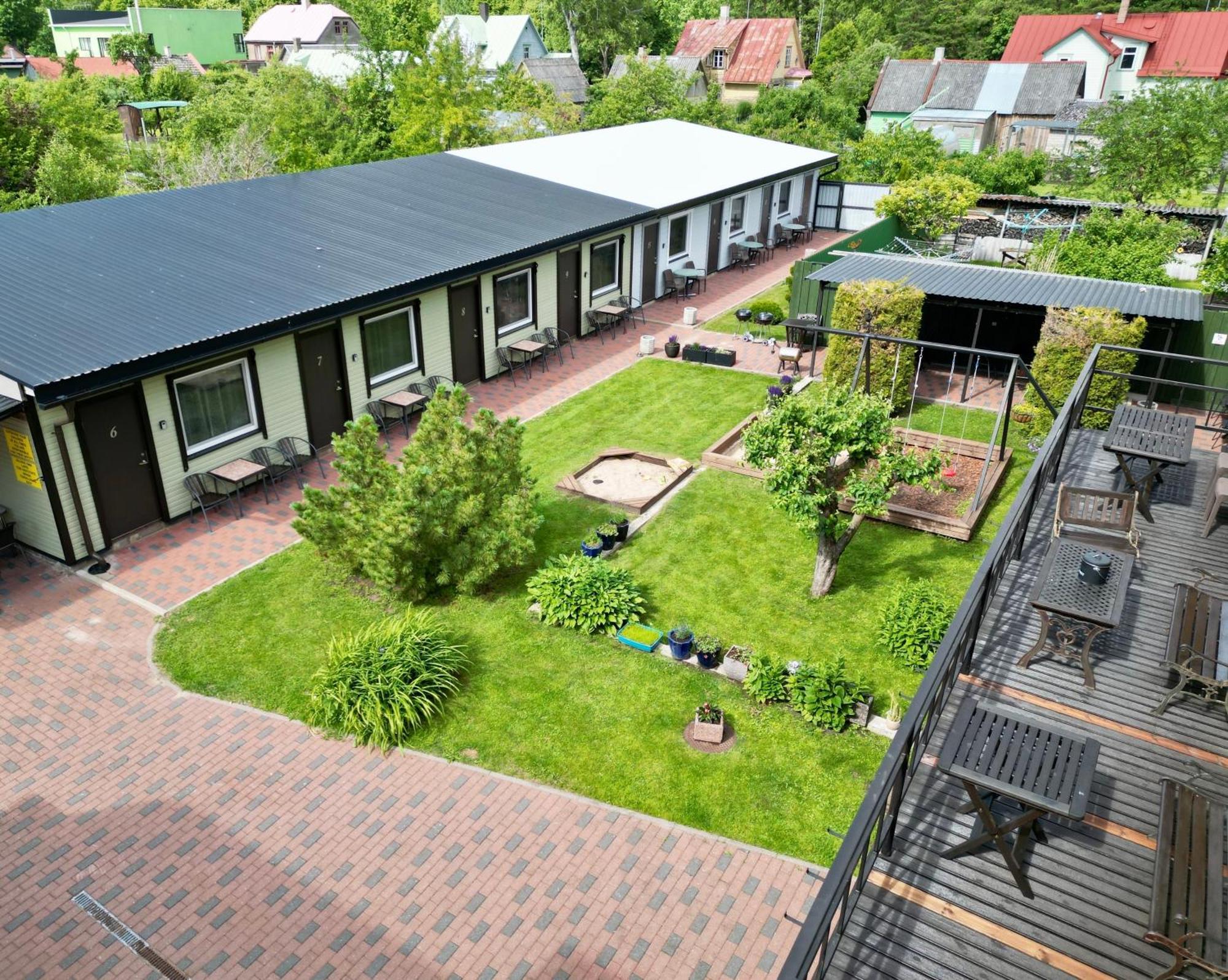 Guesthouse Maenniku Пярну Экстерьер фото