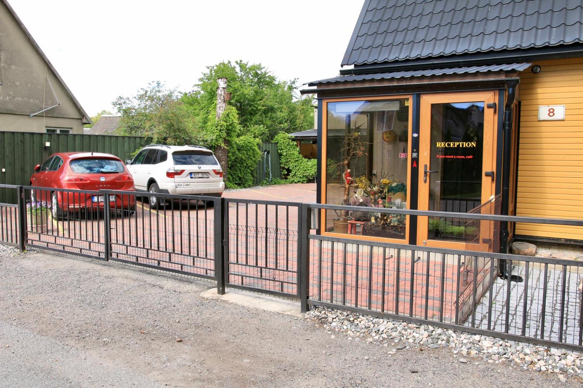 Guesthouse Maenniku Пярну Экстерьер фото